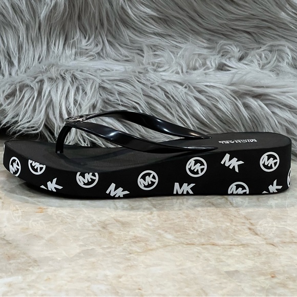 Michael Michael Kors Platform Sandals - Picture 2 of 7